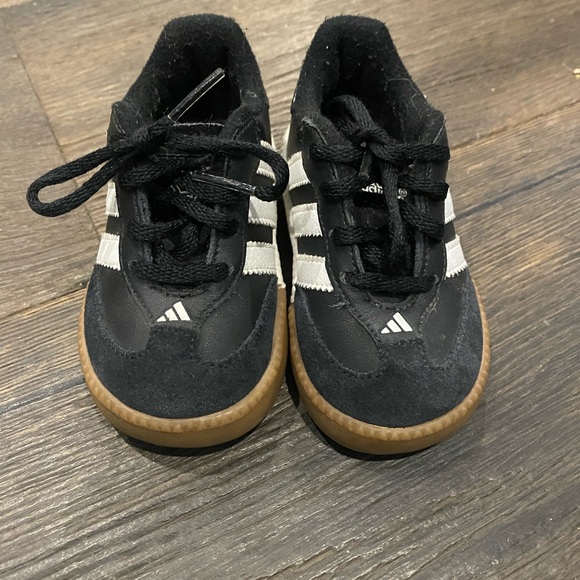 Adidas sneakers - Picture 2 of 4